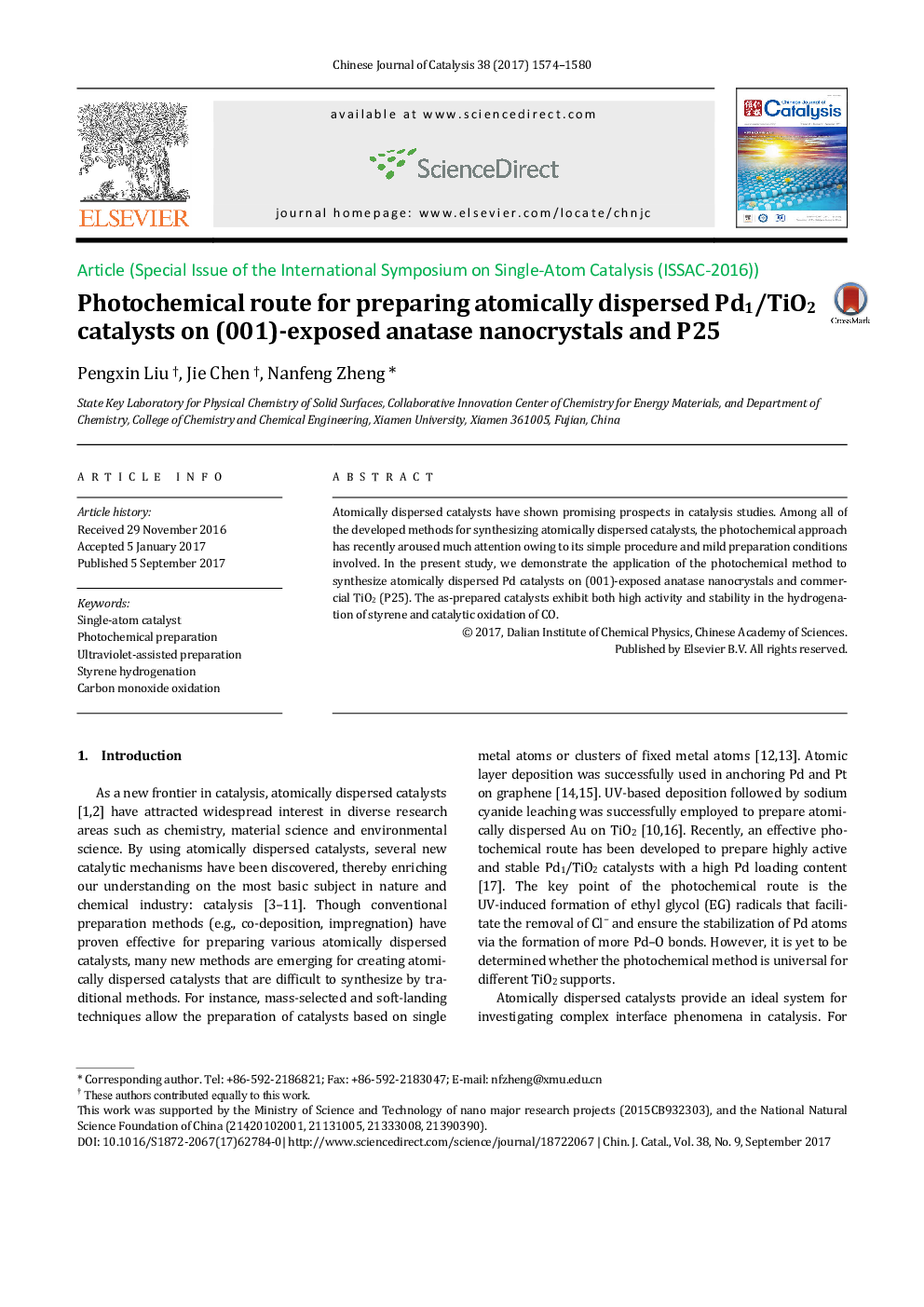 Photochemical route for preparing atomically dispersed Pd1/TiO2 catalysts on (001)-exposed anatase nanocrystals and P25