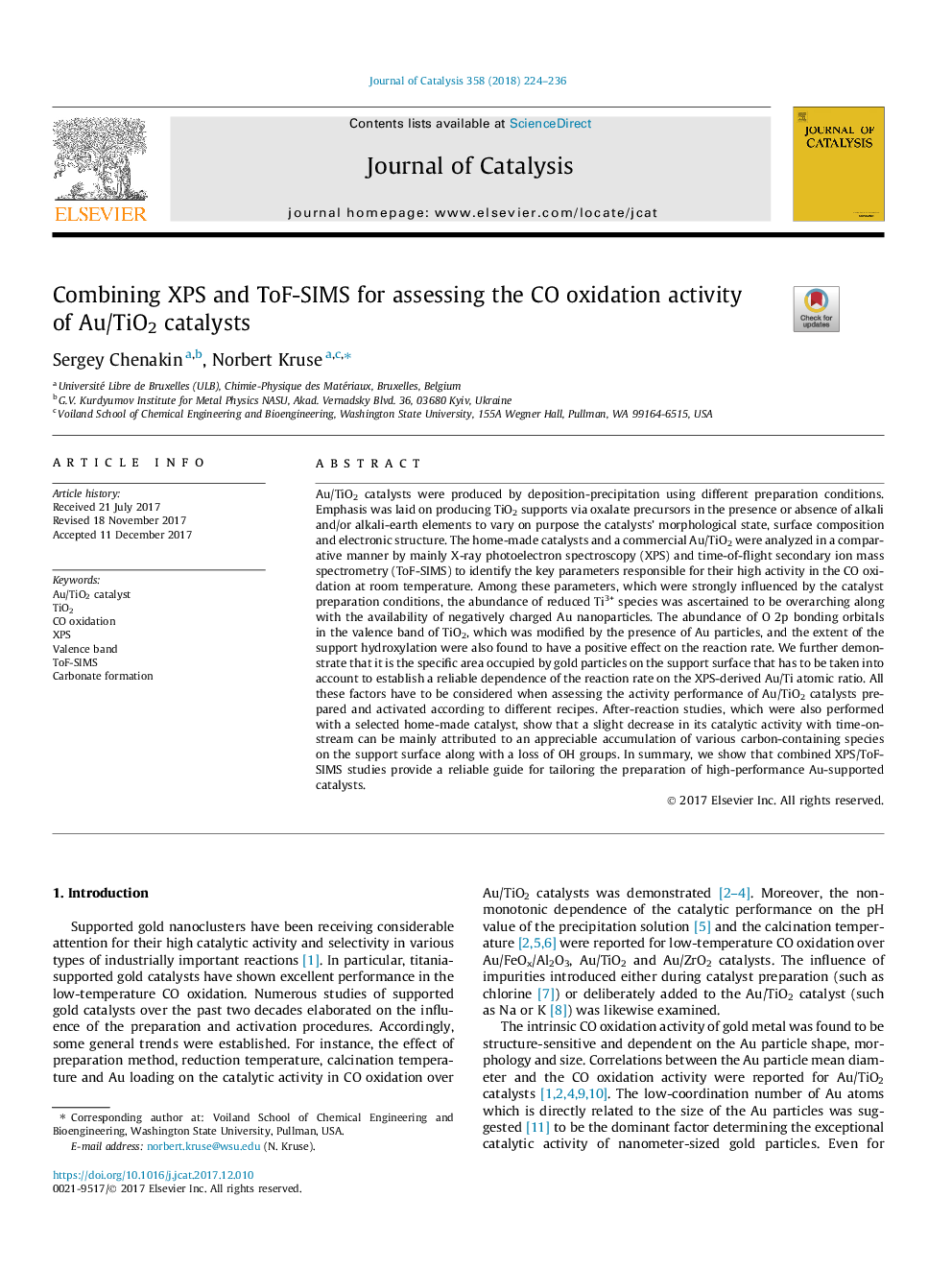 Combining XPS and ToF-SIMS for assessing the CO oxidation activity of Au/TiO2 catalysts