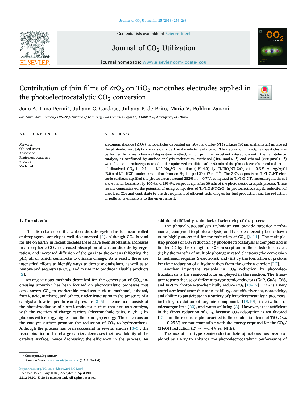 Contribution of thin films of ZrO2 on TiO2 nanotubes electrodes applied in the photoelectrocatalytic CO2 conversion