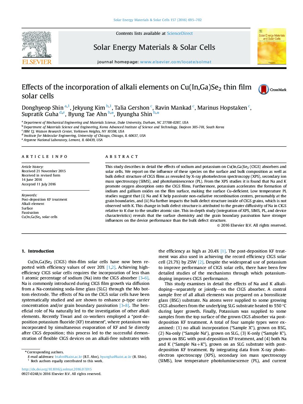 Effects of the incorporation of alkali elements on Cu(In,Ga)Se2 thin film solar cells