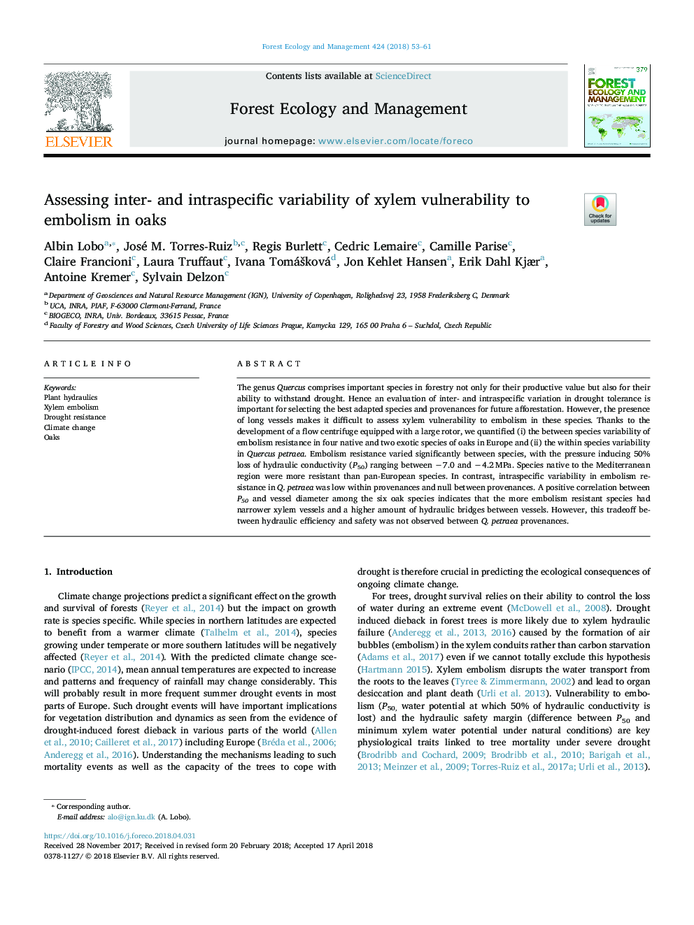 Assessing inter- and intraspecific variability of xylem vulnerability to embolism in oaks