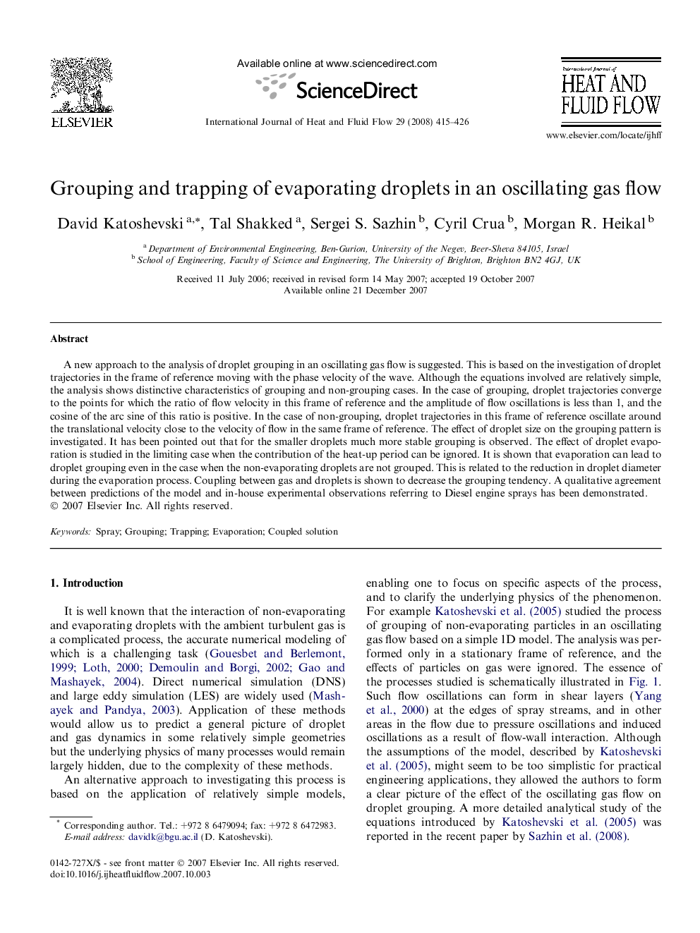 Grouping and trapping of evaporating droplets in an oscillating gas flow