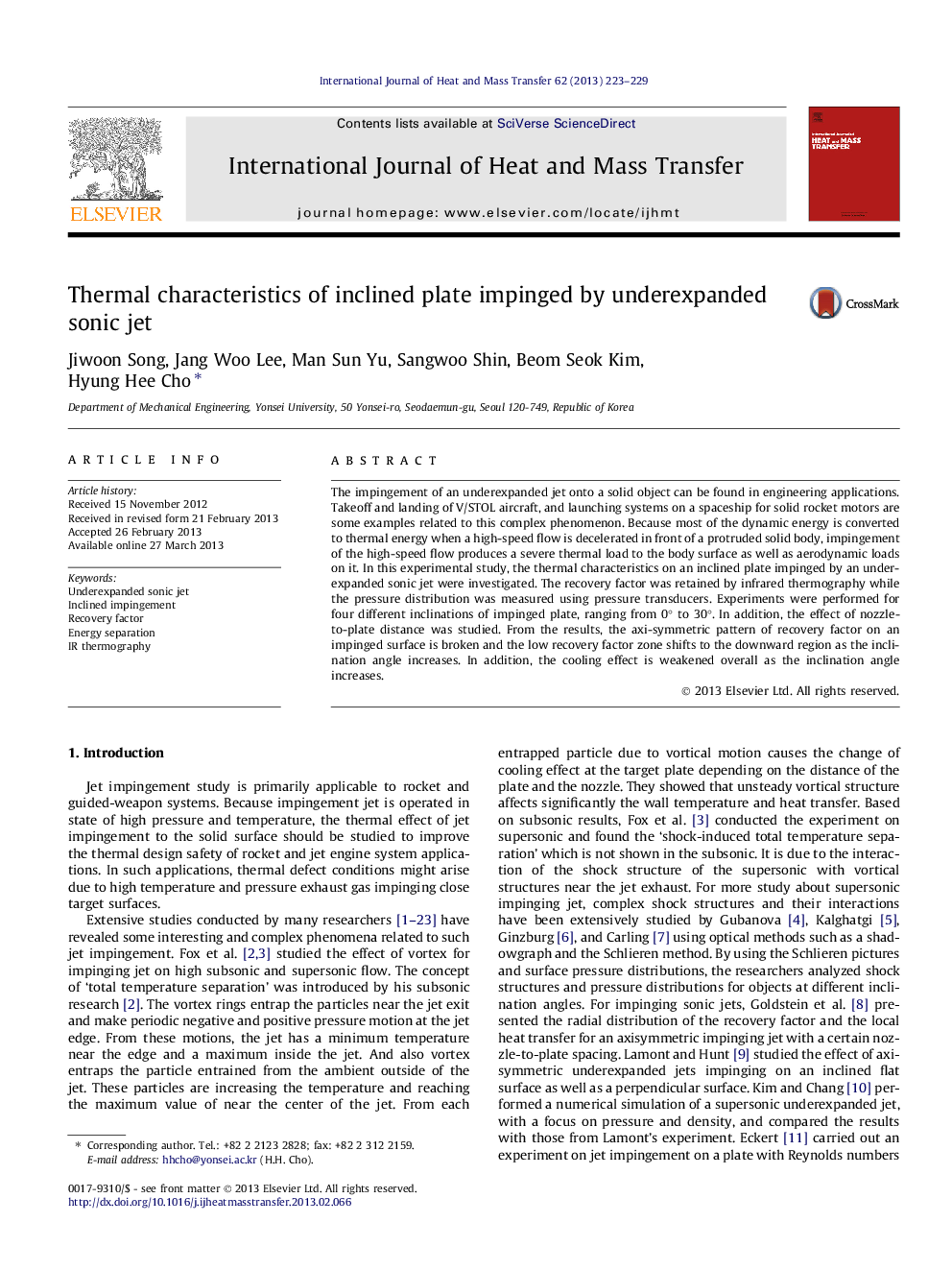 Thermal characteristics of inclined plate impinged by underexpanded sonic jet