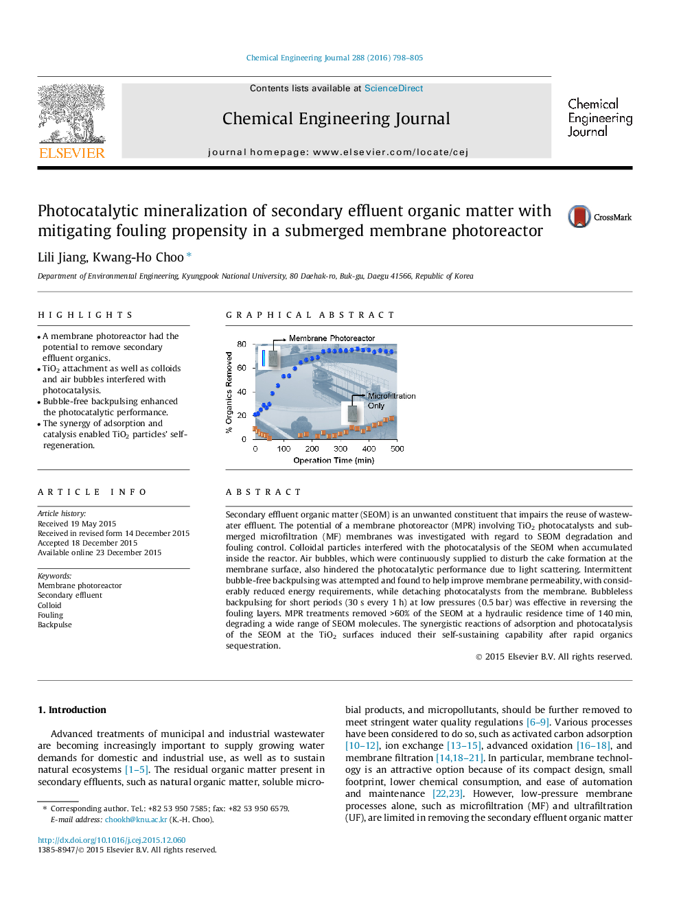 کانه زنی فوتوکاتالیستی مواد آلی ثانویه پساب با تسریع در ریزش در یک گیرنده غشاء در زیر آب 