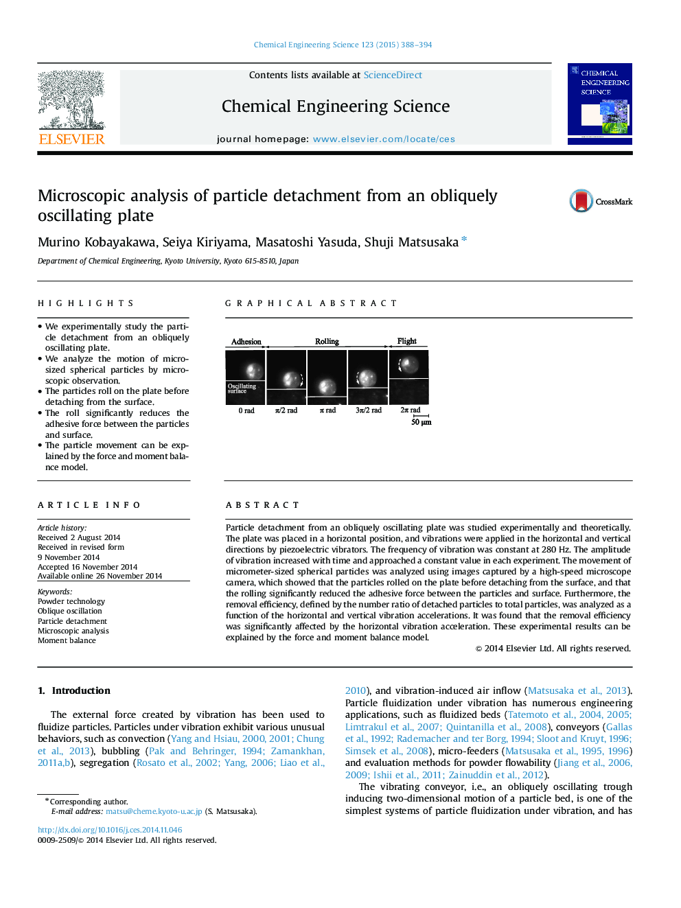 Microscopic analysis of particle detachment from an obliquely oscillating plate