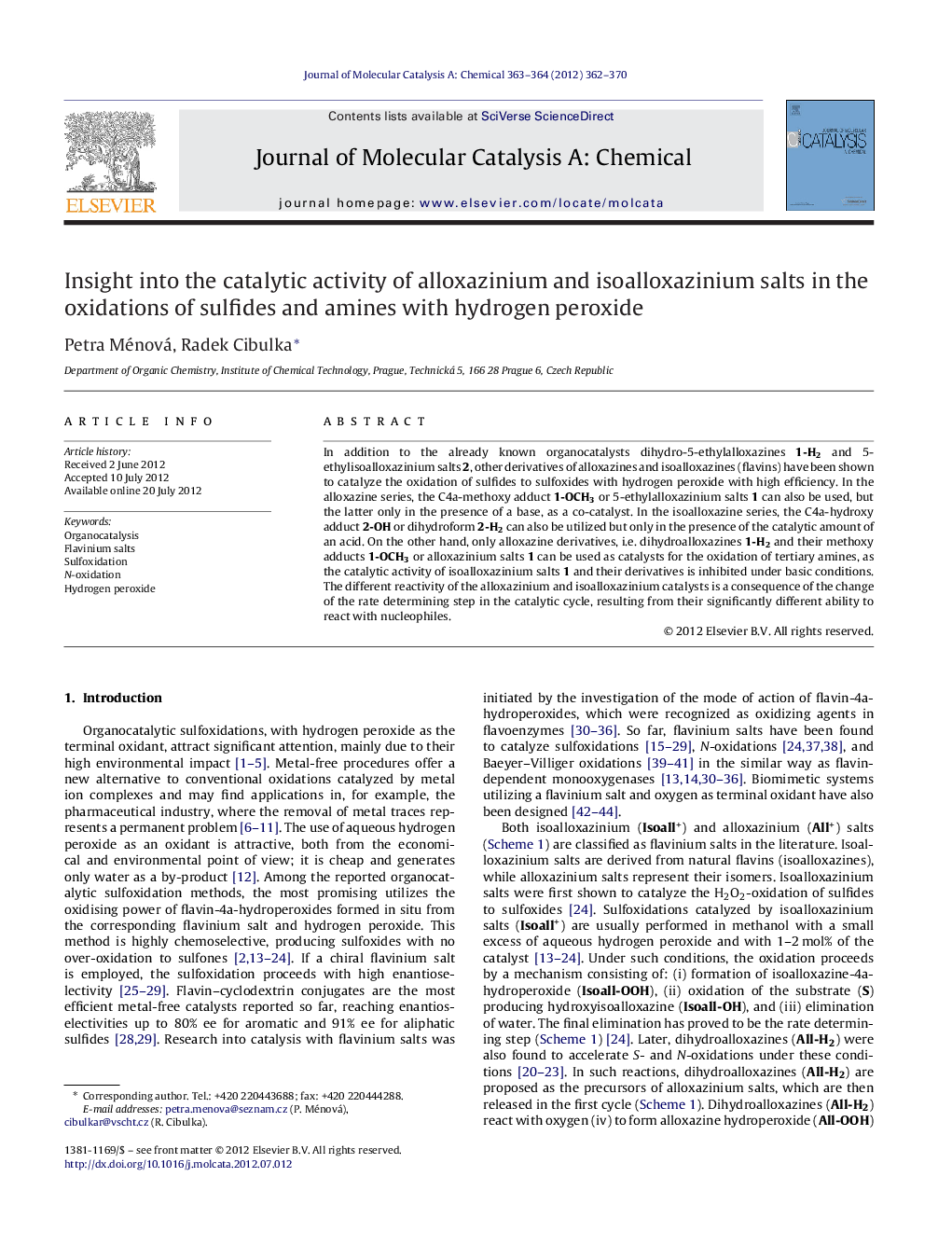 Insight into the catalytic activity of alloxazinium and isoalloxazinium salts in the oxidations of sulfides and amines with hydrogen peroxide