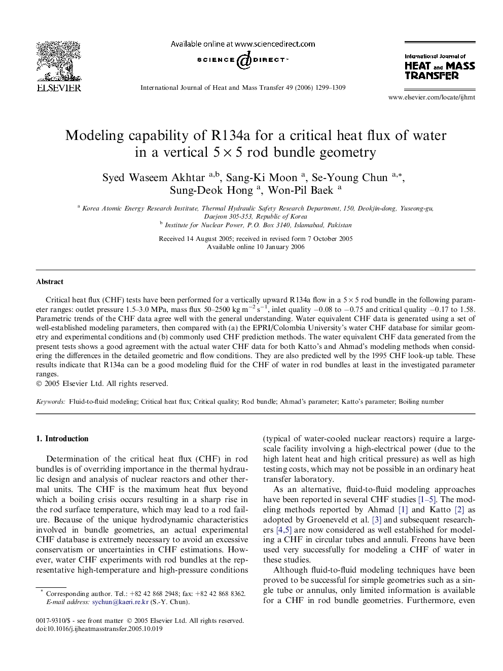 Modeling capability of R134a for a critical heat flux of water in a vertical 5 × 5 rod bundle geometry