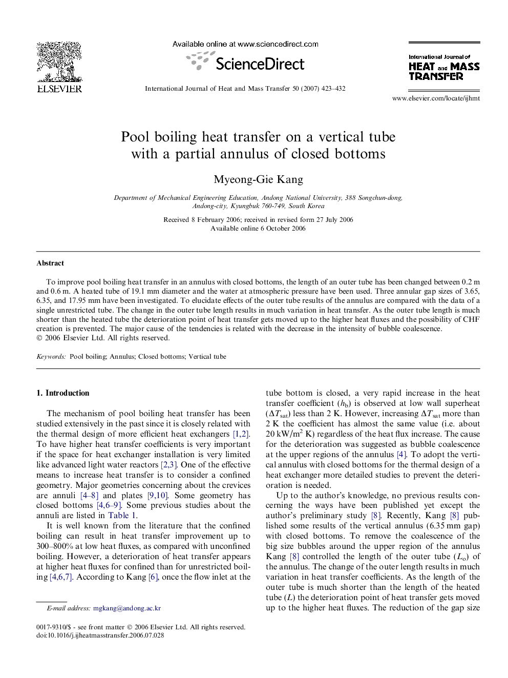 Pool boiling heat transfer on a vertical tube with a partial annulus of closed bottoms