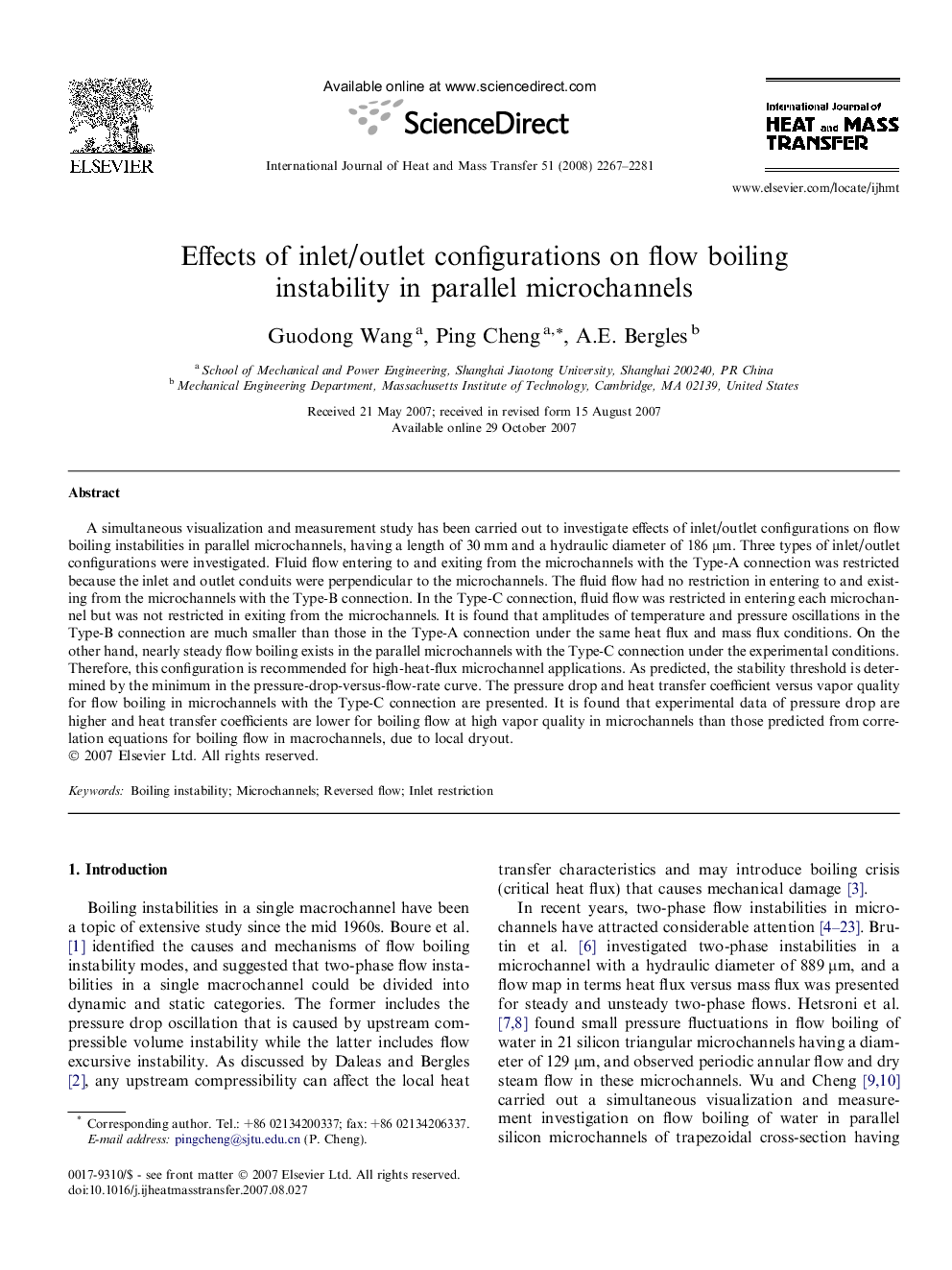 Effects of inlet/outlet configurations on flow boiling instability in parallel microchannels