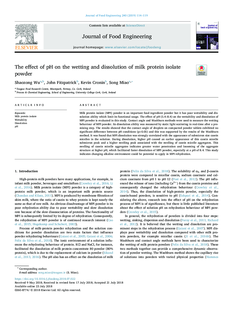 The effect of pH on the wetting and dissolution of milk protein isolate powder