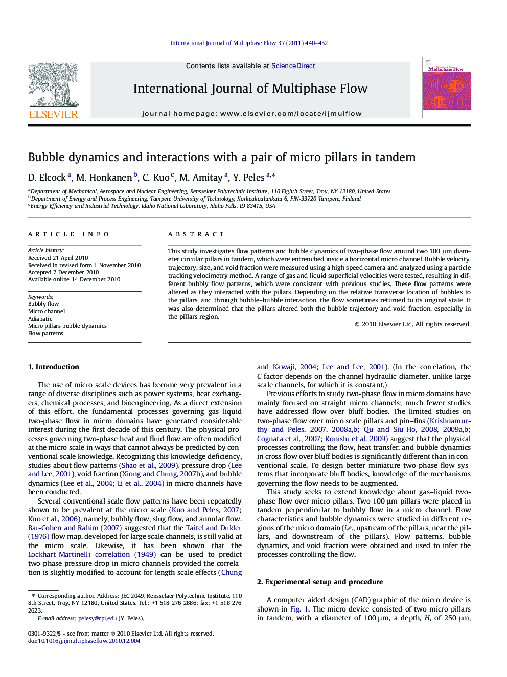 Bubble dynamics and interactions with a pair of micro pillars in tandem