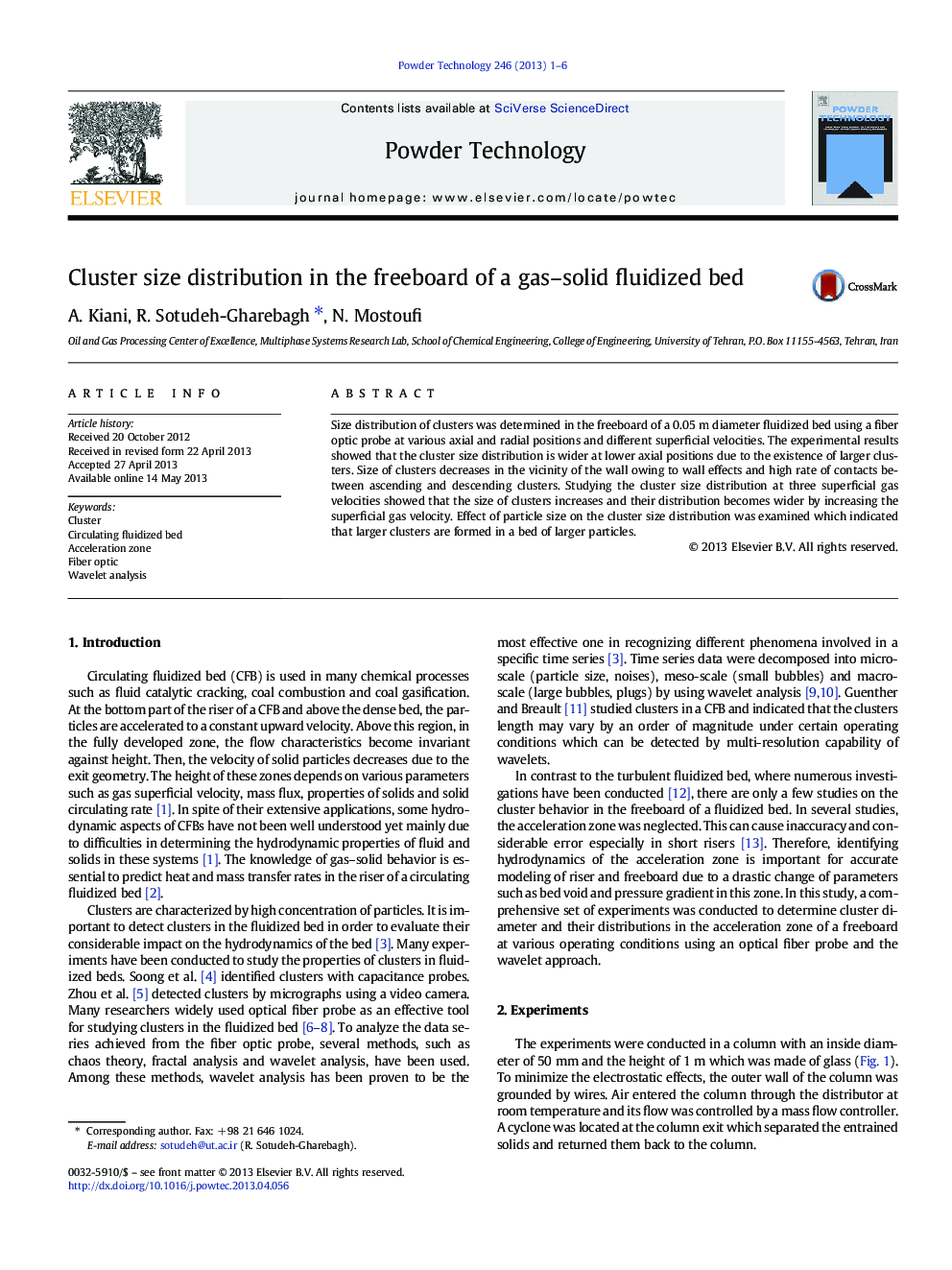 Cluster size distribution in the freeboard of a gas-solid fluidized bed