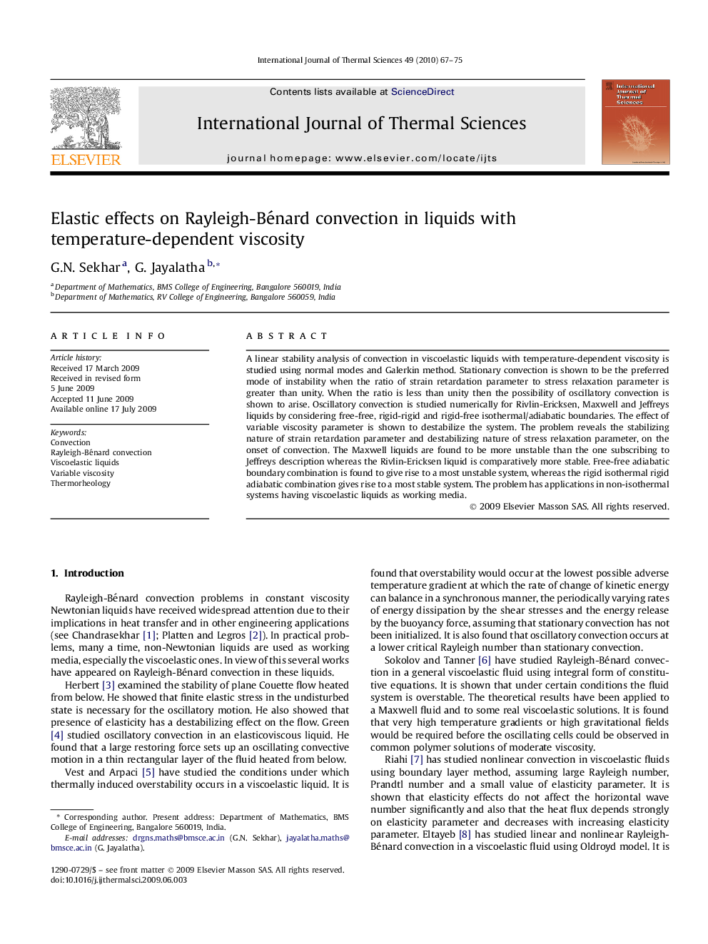 Elastic effects on Rayleigh-Bénard convection in liquids with temperature-dependent viscosity