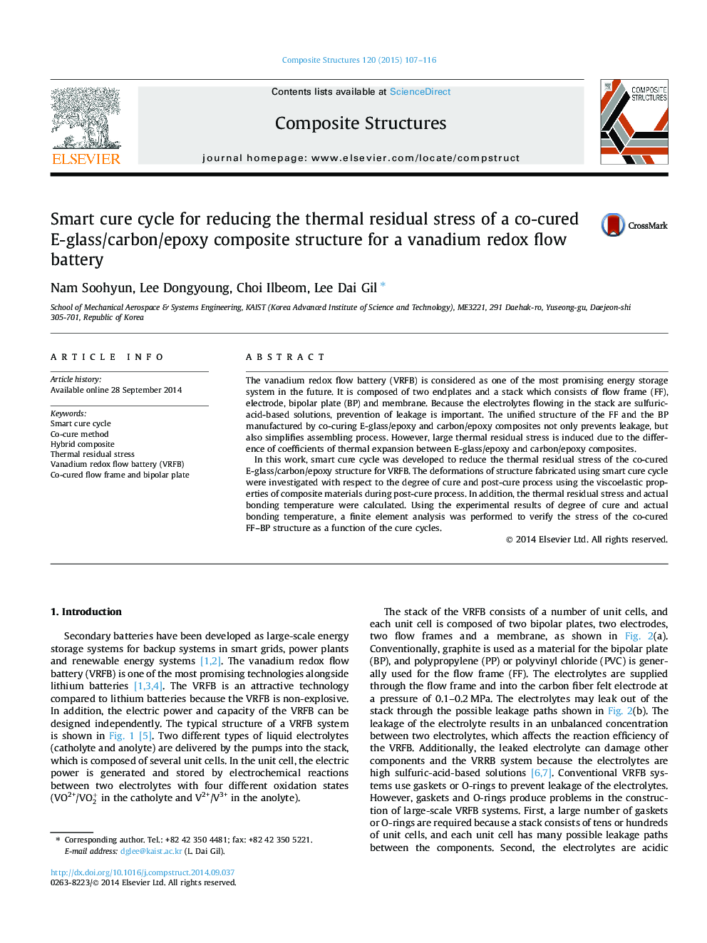 Smart cure cycle for reducing the thermal residual stress of a co-cured E-glass/carbon/epoxy composite structure for a vanadium redox flow battery