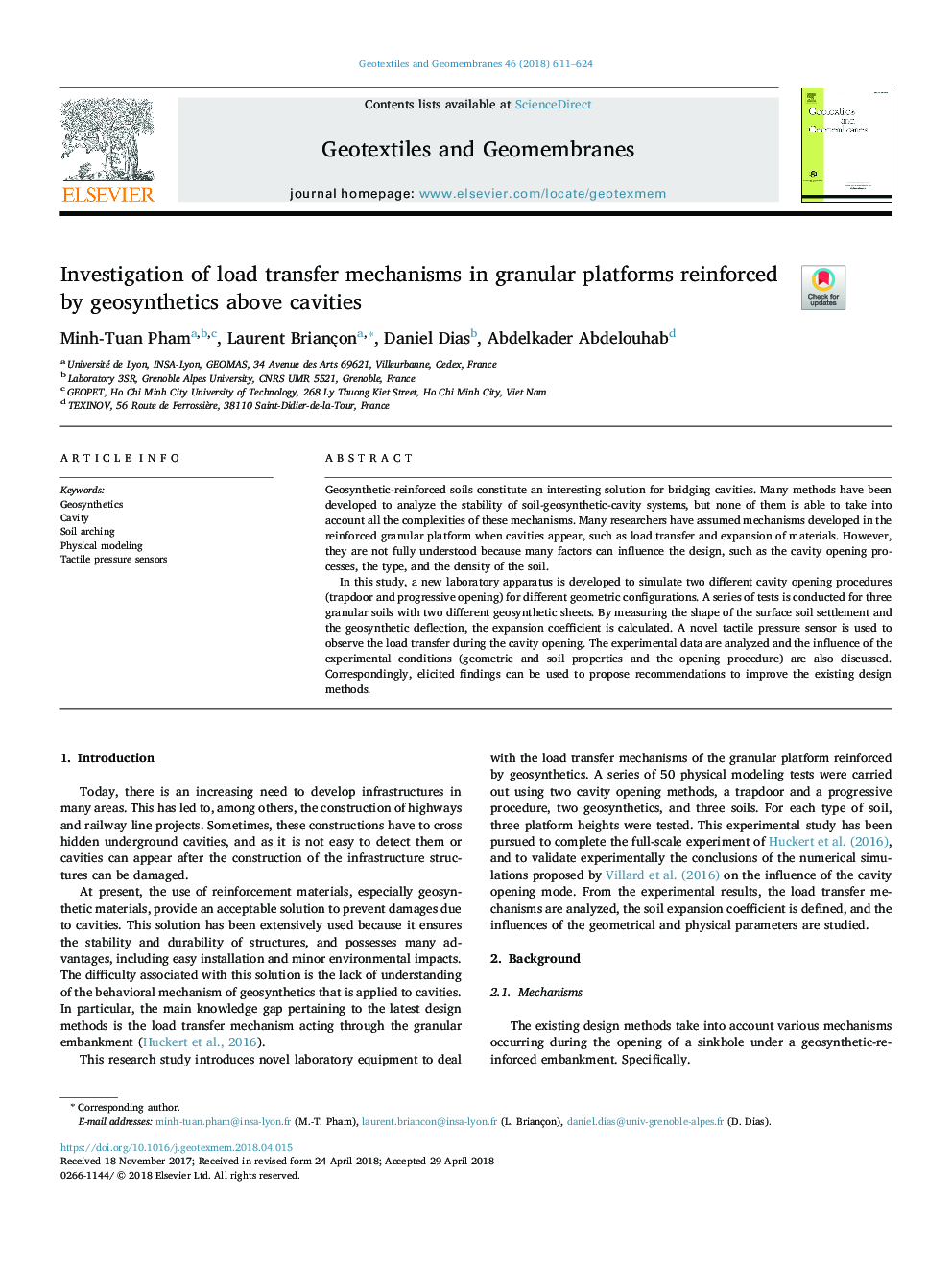 Investigation of load transfer mechanisms in granular platforms reinforced by geosynthetics above cavities