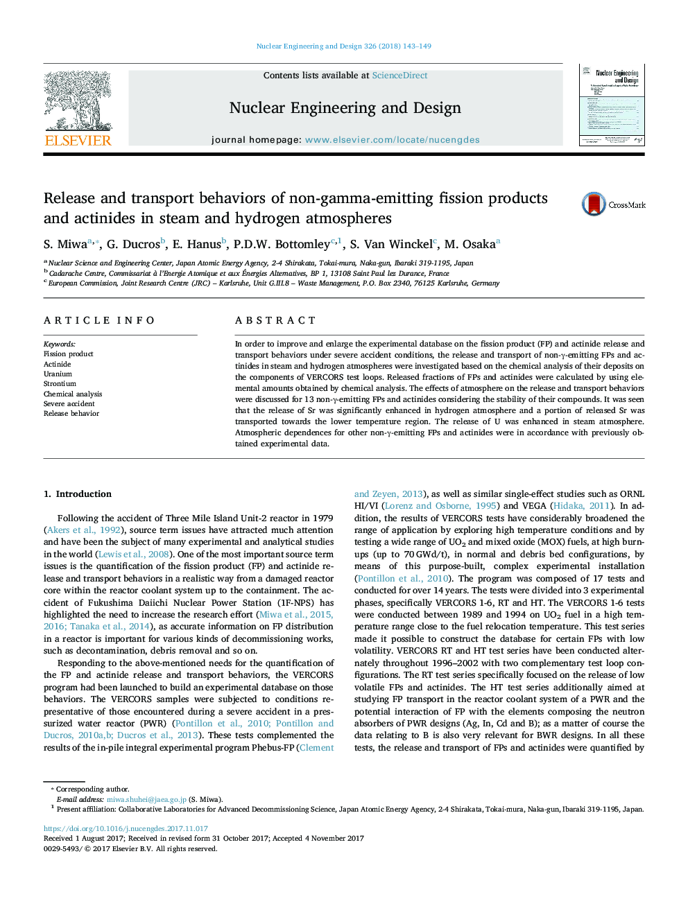 Release and transport behaviors of non-gamma-emitting fission products and actinides in steam and hydrogen atmospheres