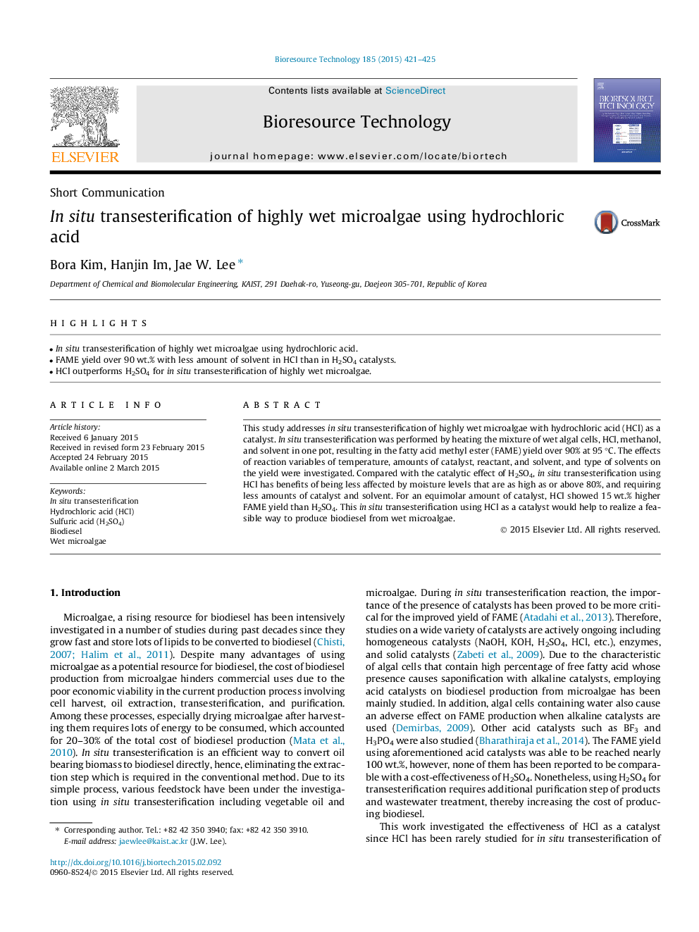 In situ transesterification of highly wet microalgae using hydrochloric acid