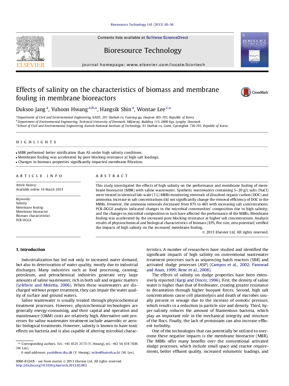 Effects of salinity on the characteristics of biomass and membrane fouling in membrane bioreactors