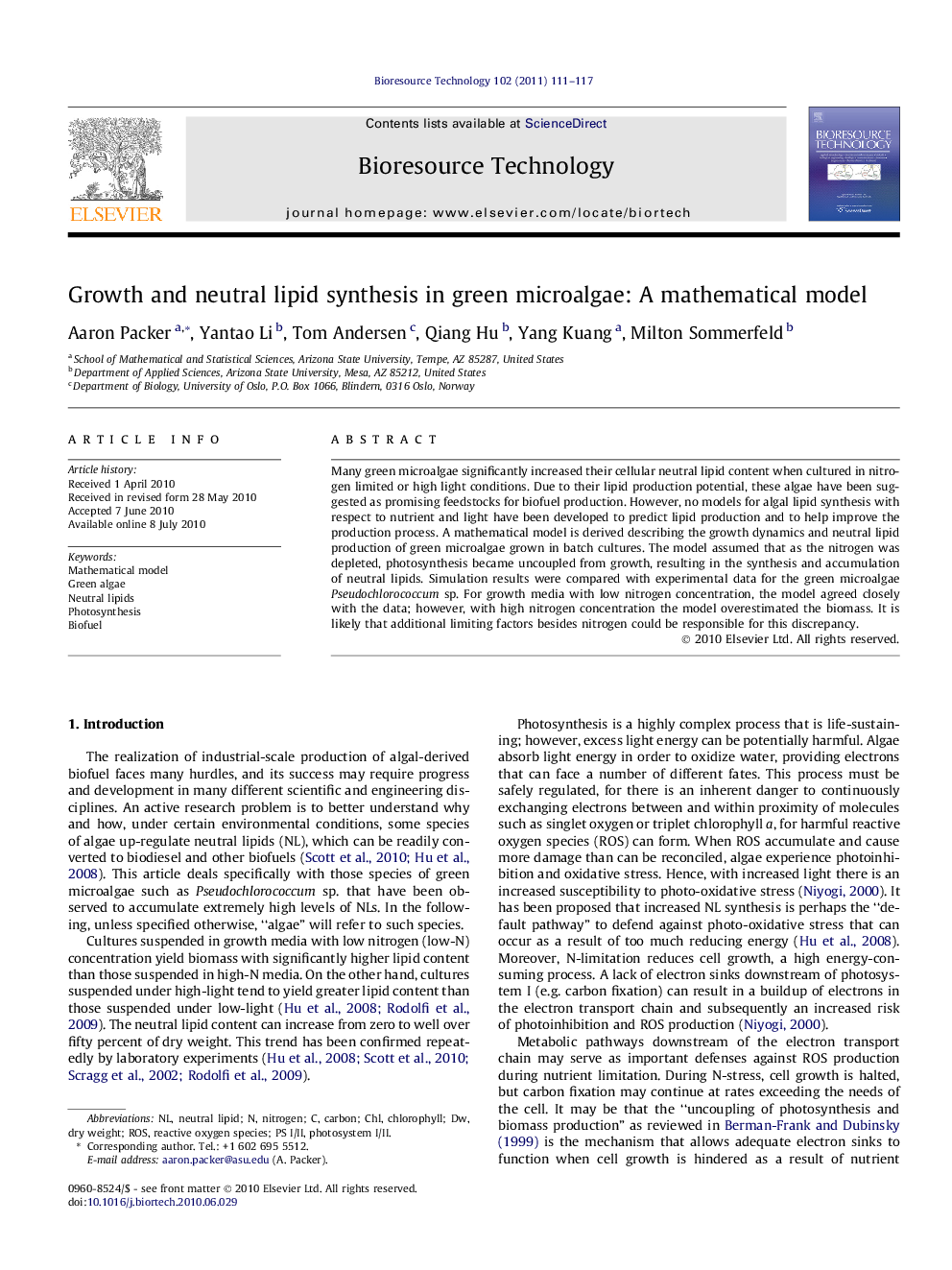 Growth and neutral lipid synthesis in green microalgae: A mathematical model