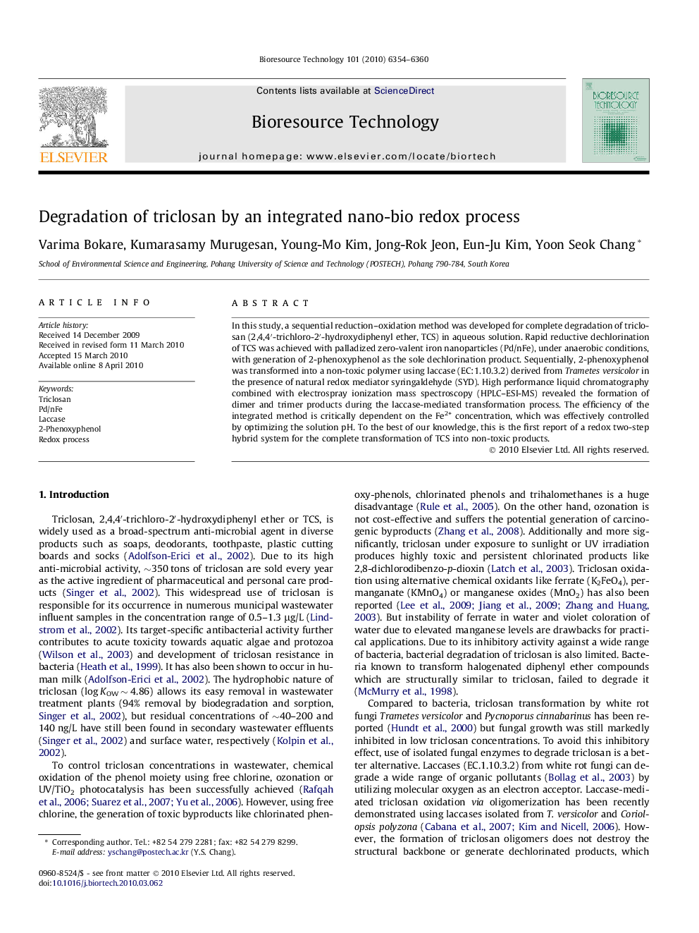 Degradation of triclosan by an integrated nano-bio redox process