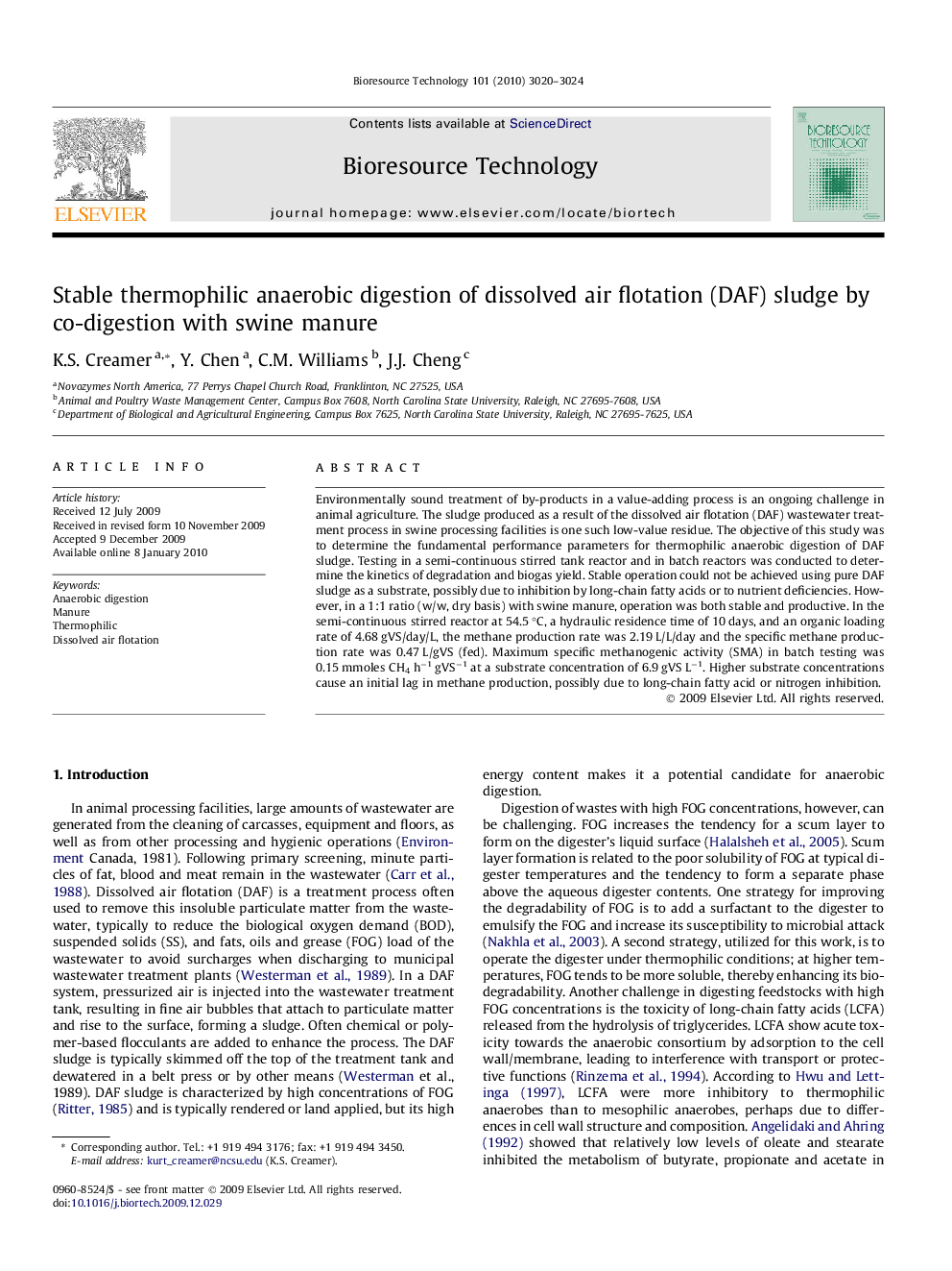 Stable thermophilic anaerobic digestion of dissolved air flotation (DAF) sludge by co-digestion with swine manure