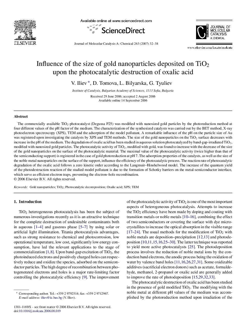 Influence of the size of gold nanoparticles deposited on TiO2 upon the photocatalytic destruction of oxalic acid