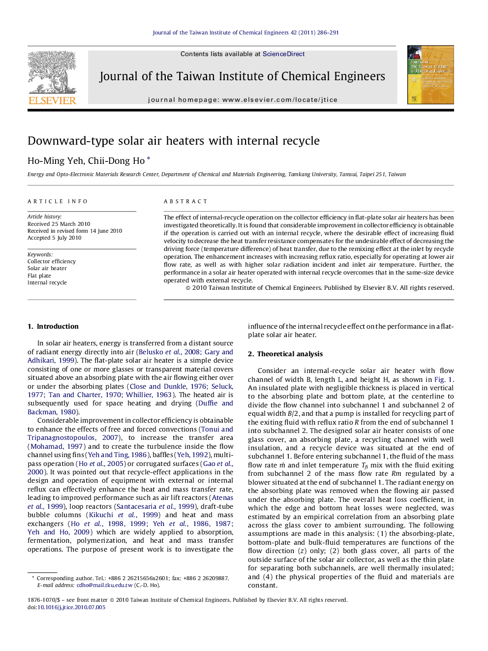 Downward-type solar air heaters with internal recycle