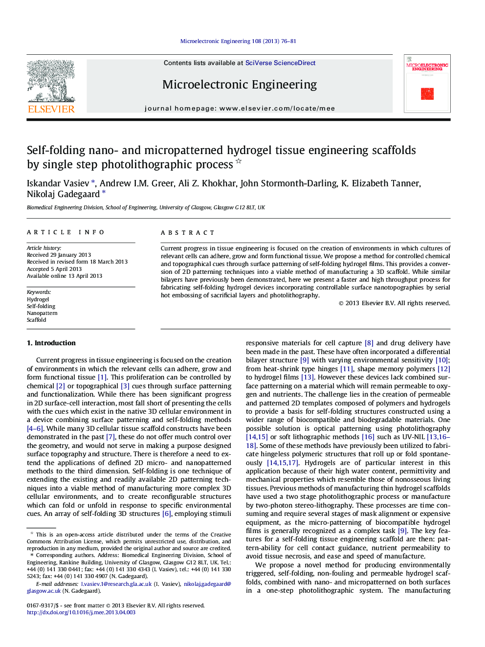 Self-folding nano- and micropatterned hydrogel tissue engineering scaffolds by single step photolithographic process