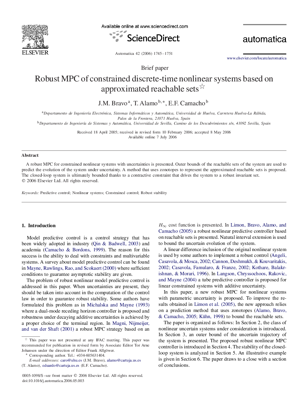 Robust MPC of constrained discrete-time nonlinear systems based on approximated reachable sets 