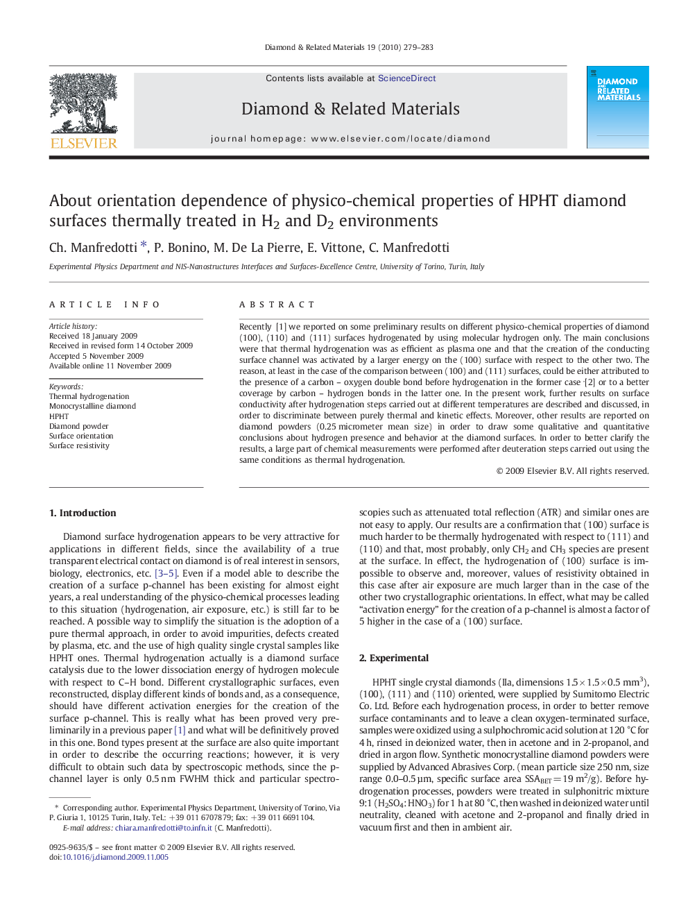 About orientation dependence of physico-chemical properties of HPHT diamond surfaces thermally treated in H2 and D2 environments