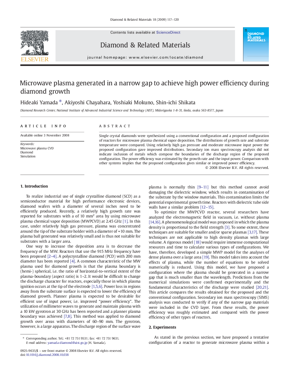 Microwave plasma generated in a narrow gap to achieve high power efficiency during diamond growth