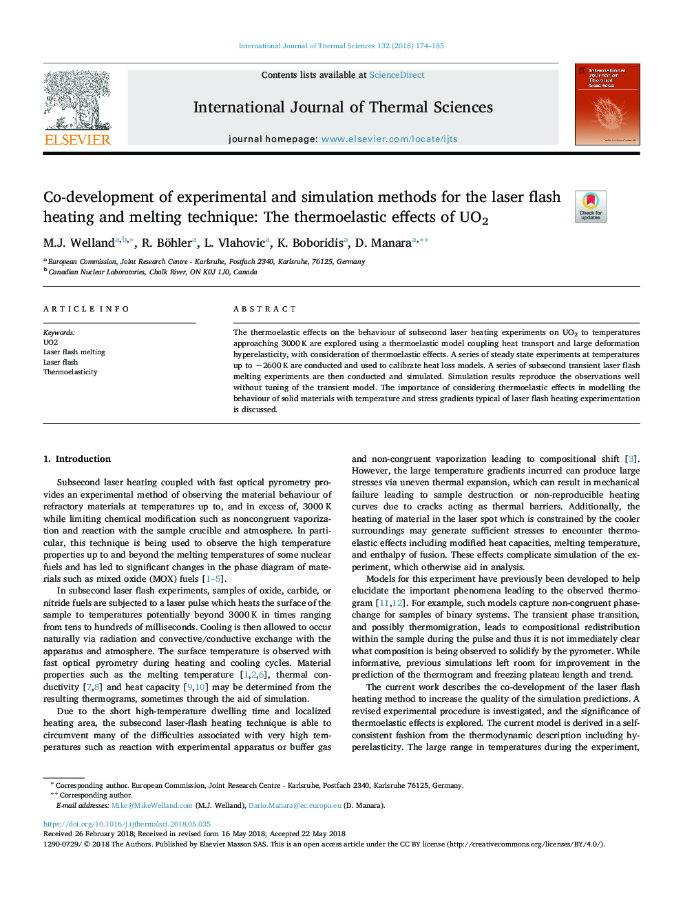 Co-development of experimental and simulation methods for the laser flash heating and melting technique: The thermoelastic effects of UO2