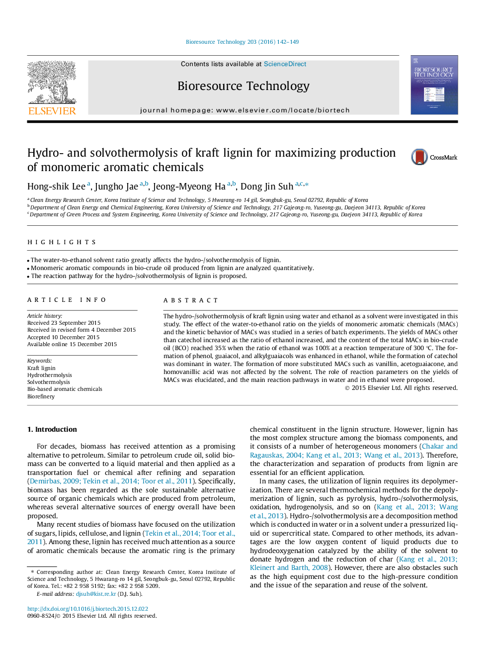 Hydro- and solvothermolysis of kraft lignin for maximizing production of monomeric aromatic chemicals