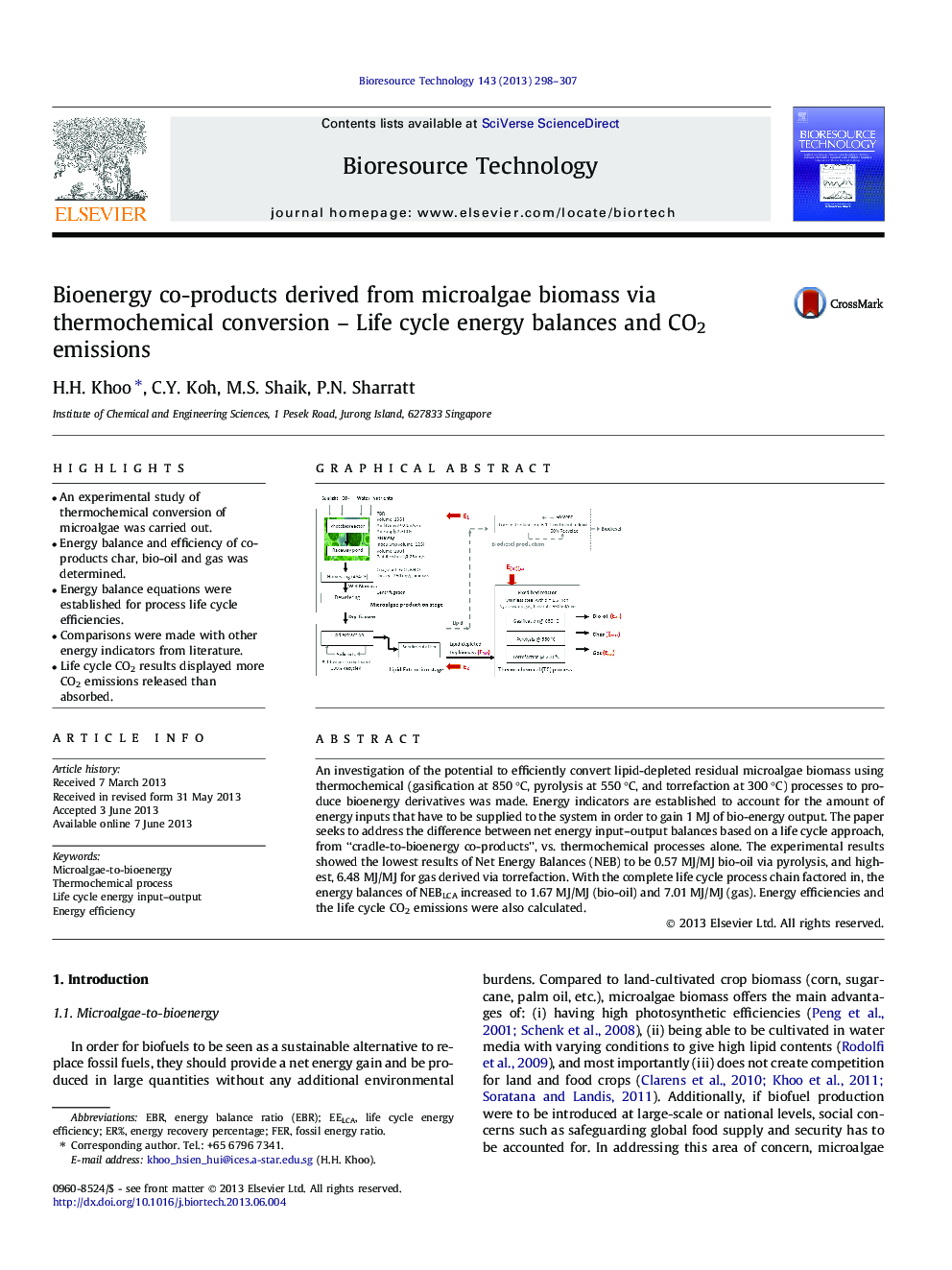 Bioenergy co-products derived from microalgae biomass via thermochemical conversion - Life cycle energy balances and CO2 emissions