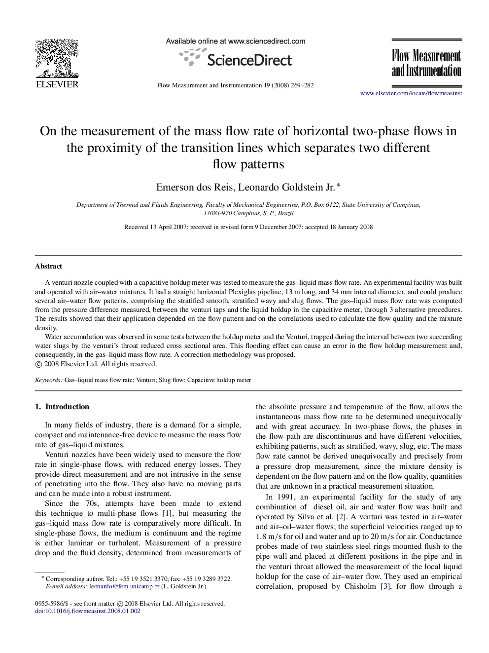 On the measurement of the mass flow rate of horizontal two-phase flows in the proximity of the transition lines which separates two different flow patterns