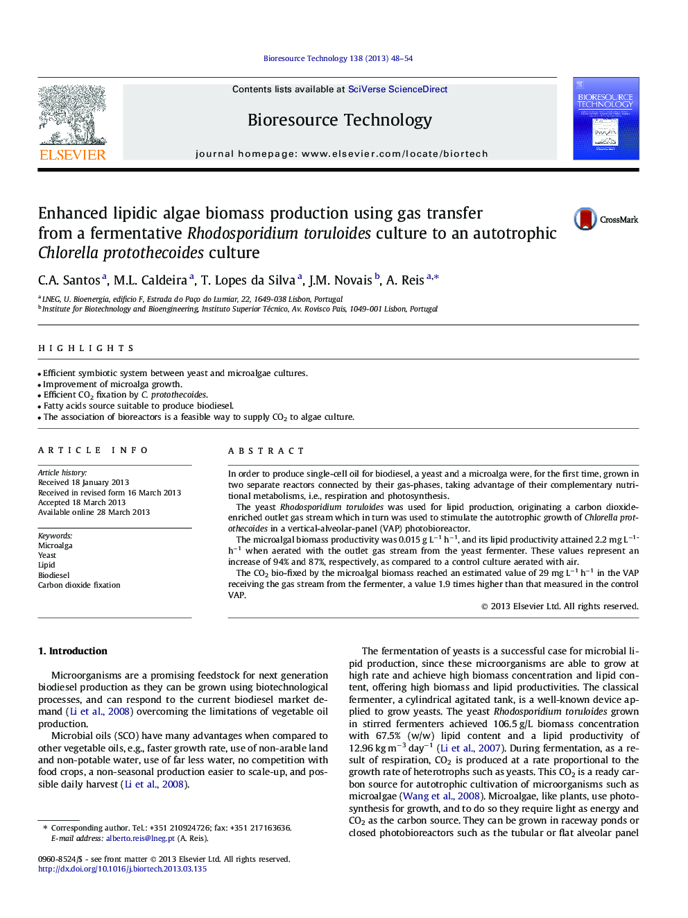 Enhanced lipidic algae biomass production using gas transfer from a fermentative Rhodosporidium toruloides culture to an autotrophic Chlorella protothecoides culture