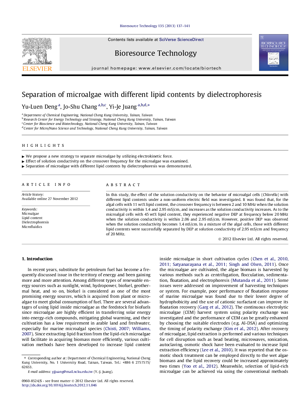 Separation of microalgae with different lipid contents by dielectrophoresis