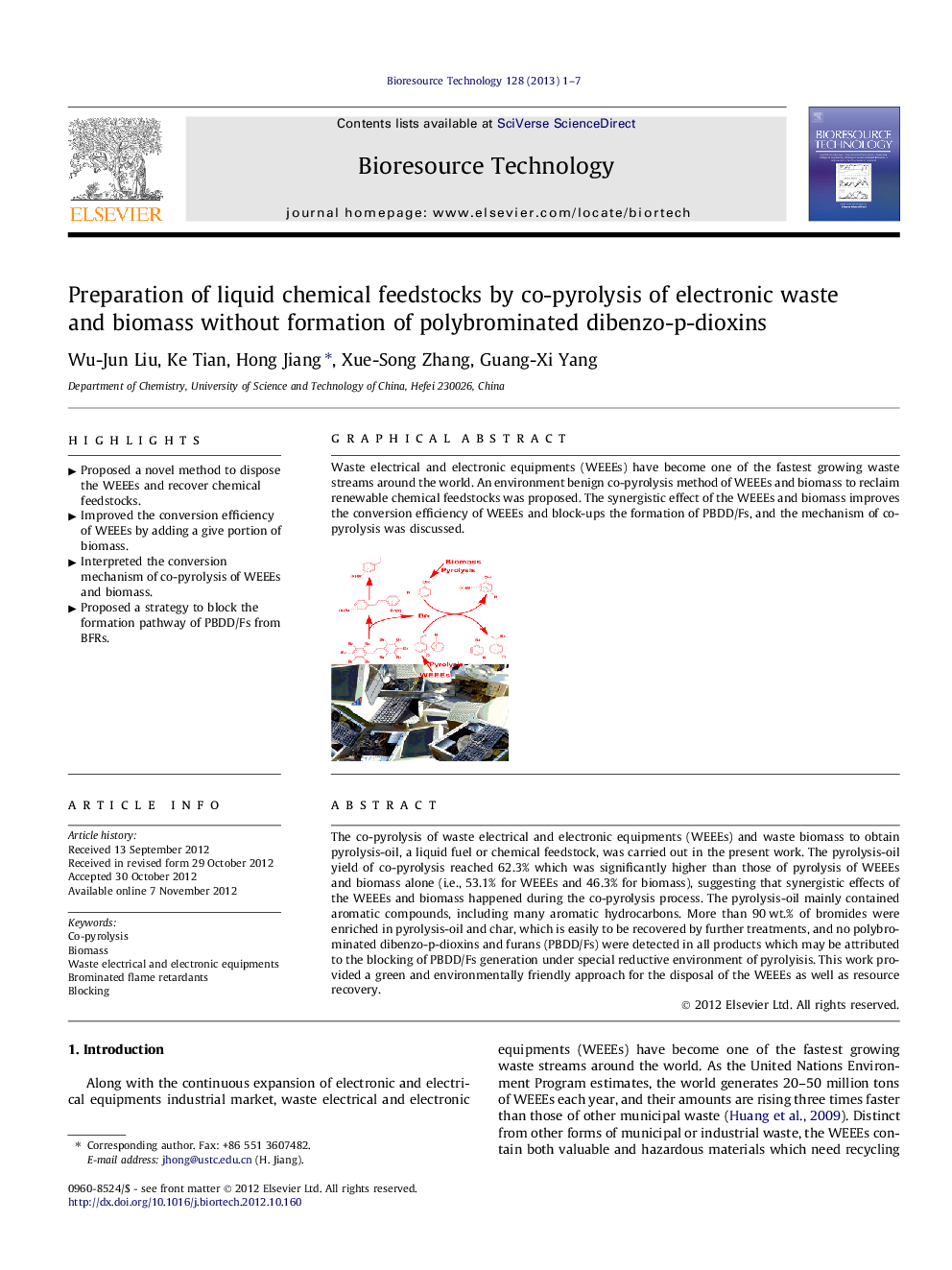 Preparation of liquid chemical feedstocks by co-pyrolysis of electronic waste and biomass without formation of polybrominated dibenzo-p-dioxins