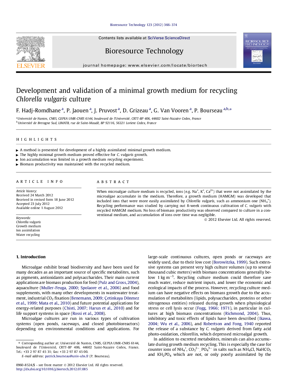 Development and validation of a minimal growth medium for recycling Chlorella vulgaris culture