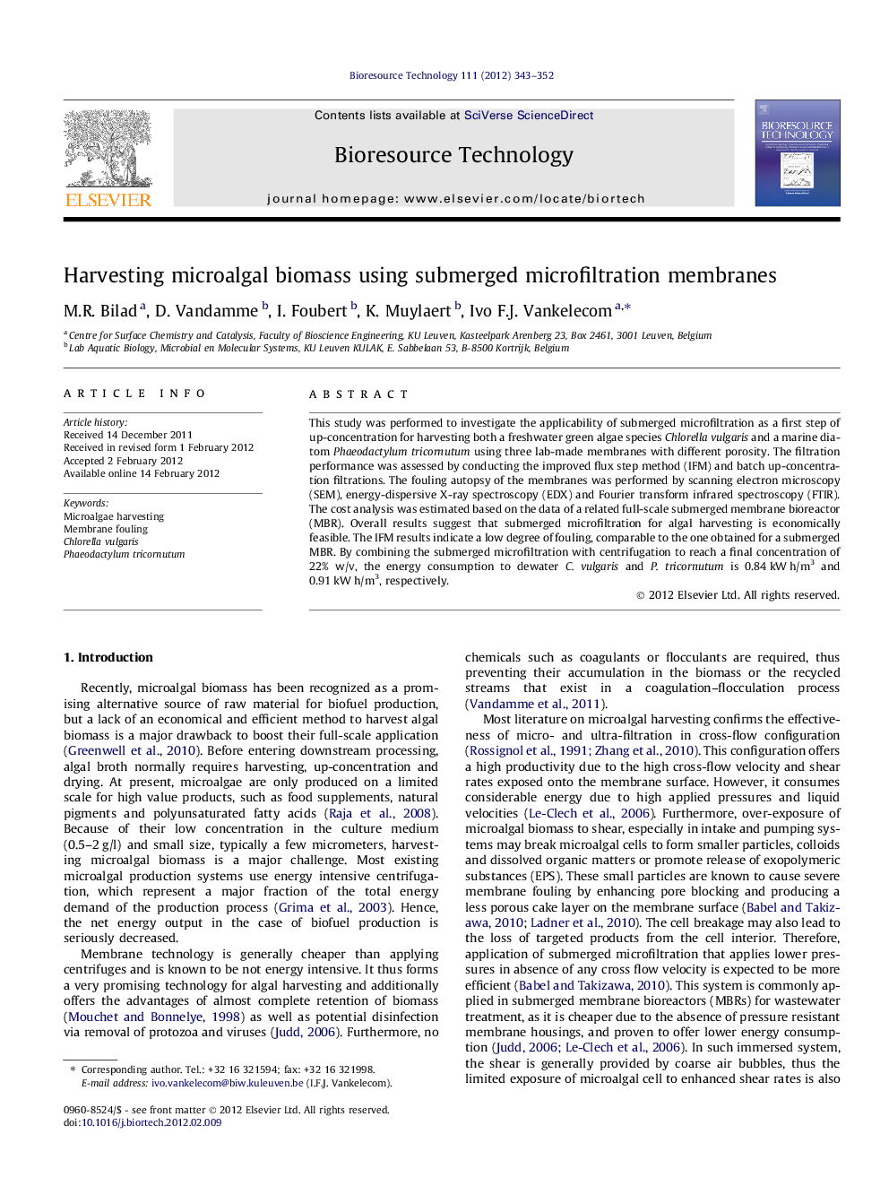 Harvesting microalgal biomass using submerged microfiltration membranes