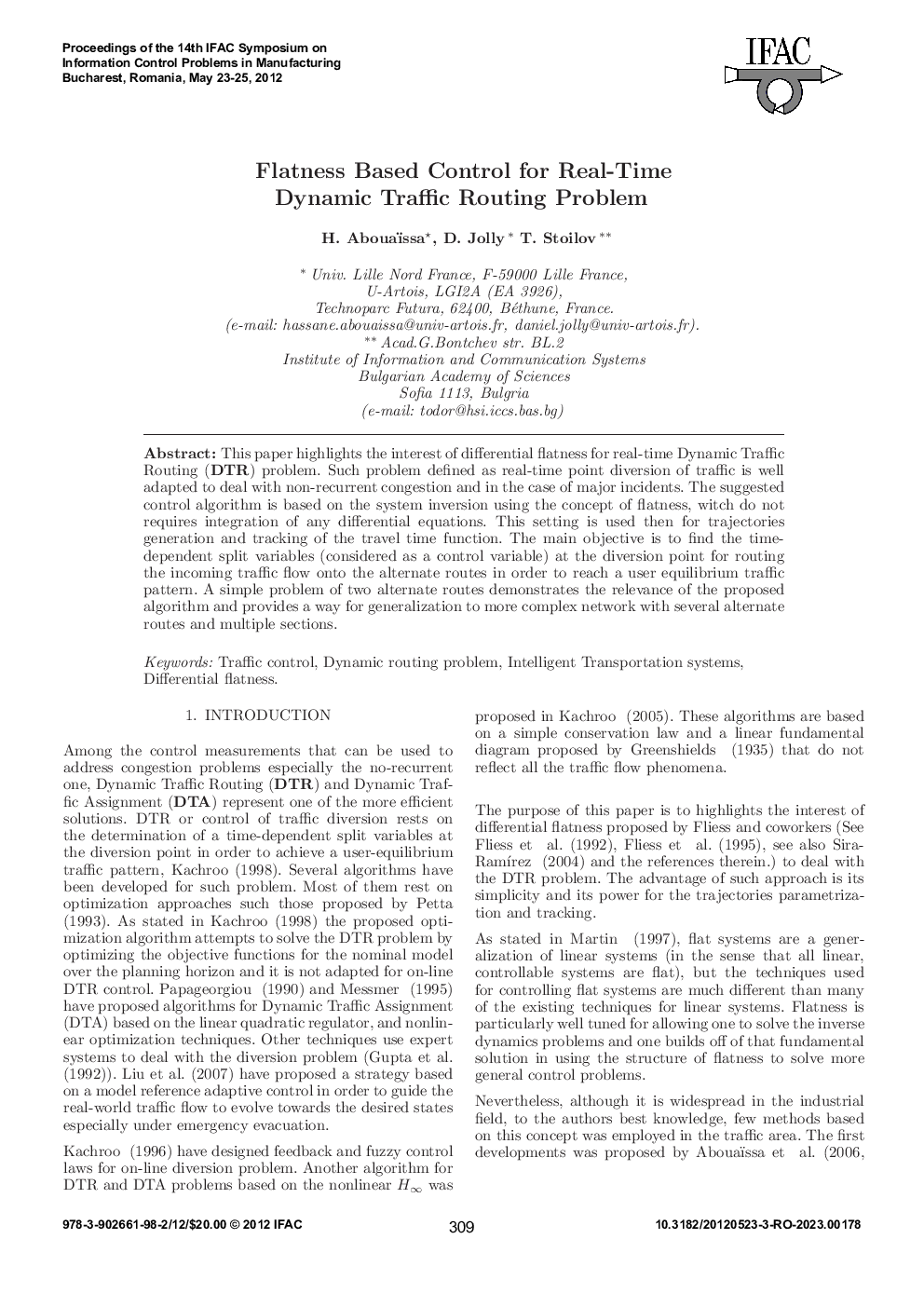 Flatness Based Control for Real-Time Dynamic Traffic Routing Problem