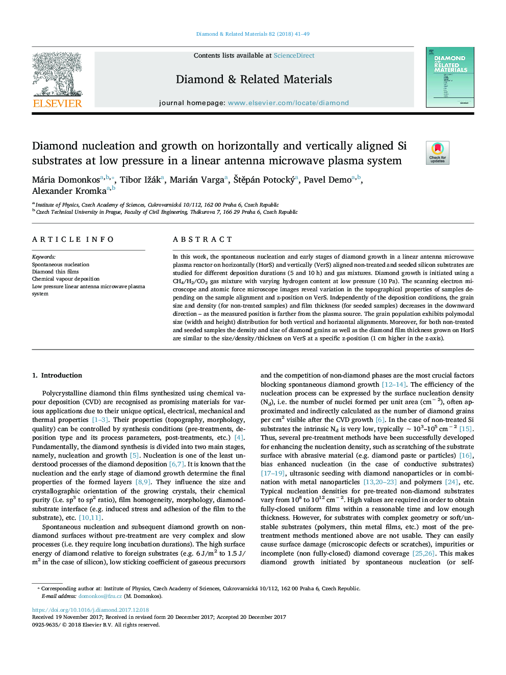 Diamond nucleation and growth on horizontally and vertically aligned Si substrates at low pressure in a linear antenna microwave plasma system