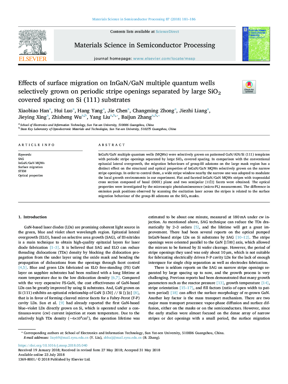 Effects of surface migration on InGaN/GaN multiple quantum wells selectively grown on periodic stripe openings separated by large SiO2 covered spacing on Si (111) substrates