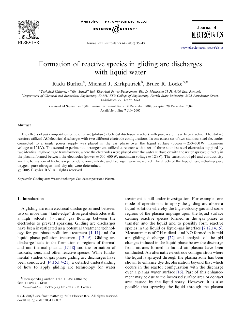 Formation of reactive species in gliding arc discharges with liquid water