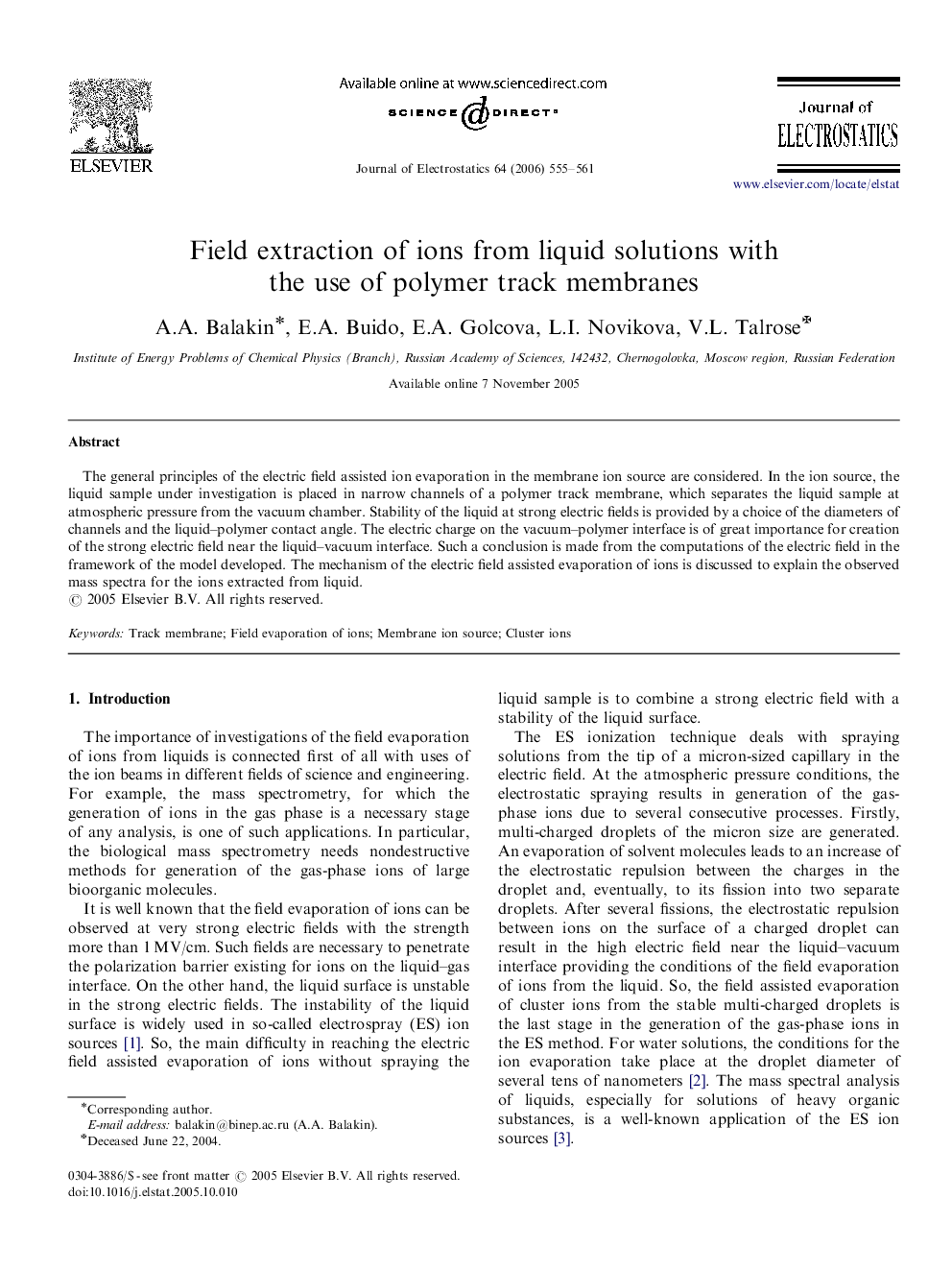 Field extraction of ions from liquid solutions with the use of polymer track membranes