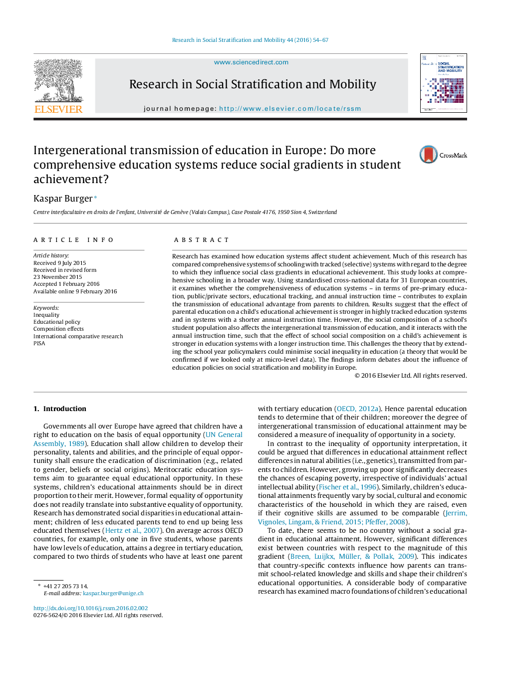 Intergenerational transmission of education in Europe: Do more comprehensive education systems reduce social gradients in student achievement?