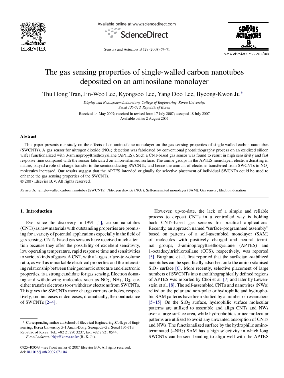 The gas sensing properties of single-walled carbon nanotubes deposited on an aminosilane monolayer