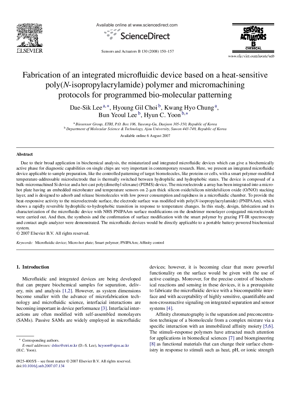 Fabrication of an integrated microfluidic device based on a heat-sensitive poly(N-isopropylacrylamide) polymer and micromachining protocols for programmed bio-molecular patterning