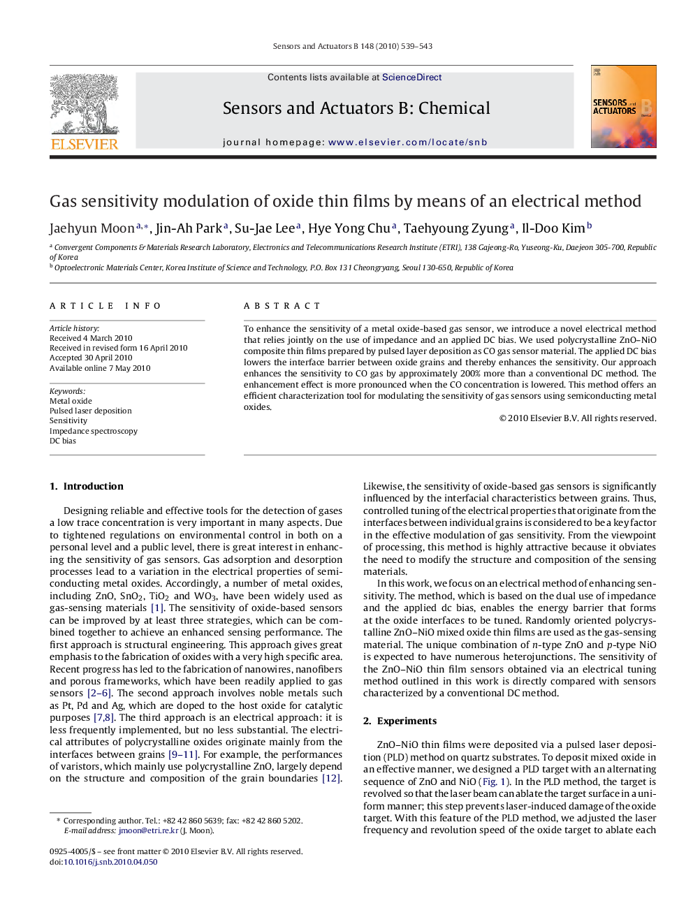 Gas sensitivity modulation of oxide thin films by means of an electrical method