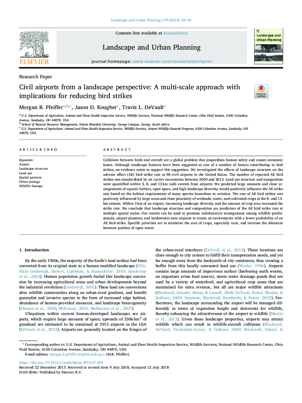 Civil airports from a landscape perspective: A multi-scale approach with implications for reducing bird strikes